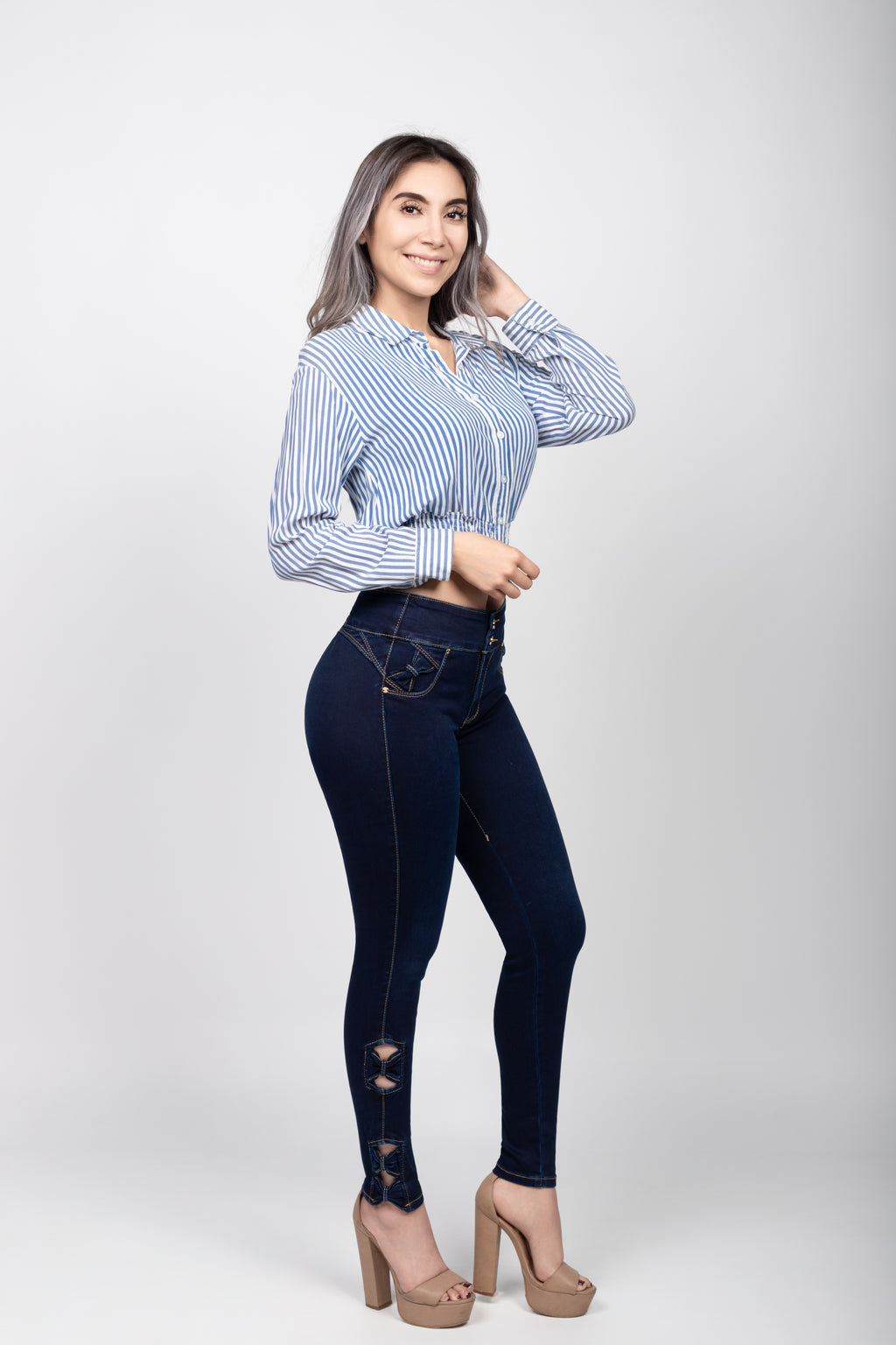 Skinny Jeans Detalle Trenzado en el Tobillo